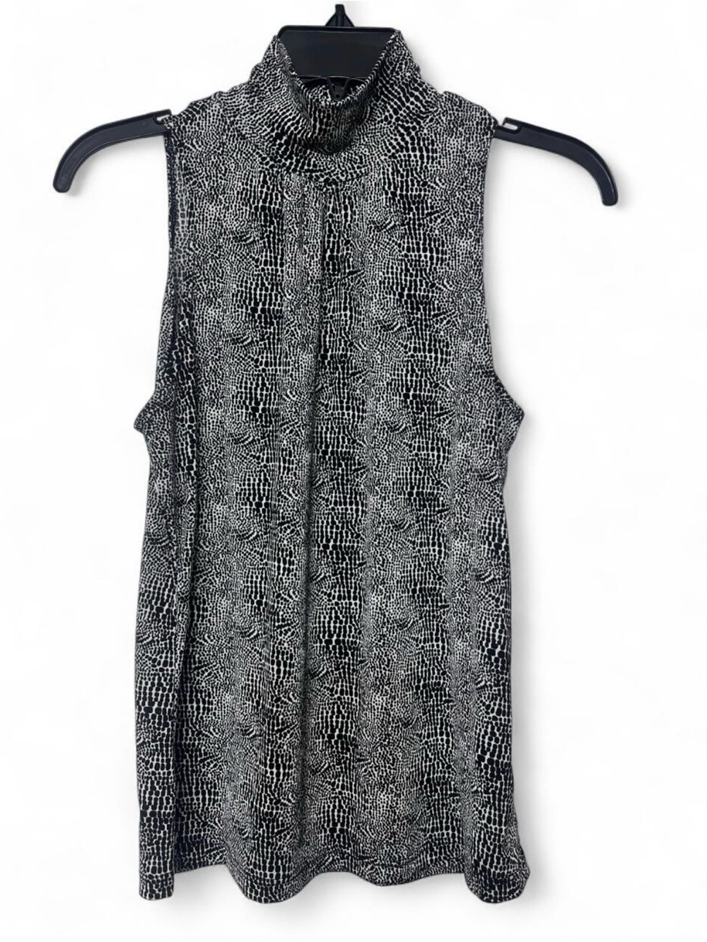 Sleeveless Mock Neck Camisole in Black and White Textured Print